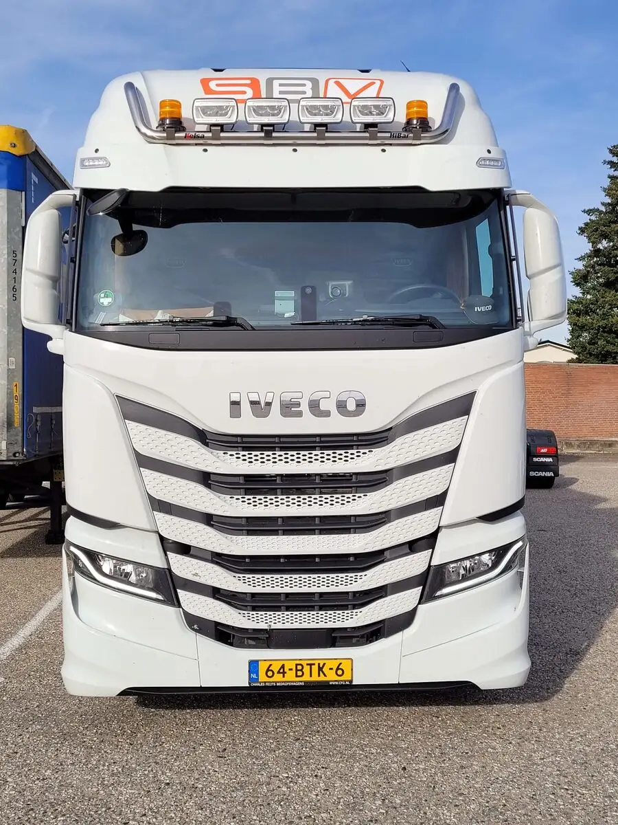 Iveco S-Way trekker van S.B.V. Transport, ingezet voor charterwerk in de regio Venlo